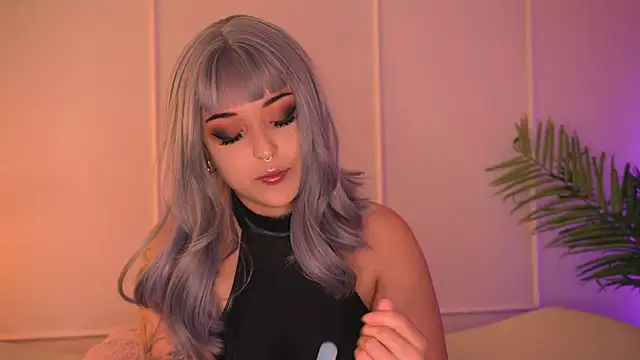 Gloomydoll online show from June 25, 2026, 4:56 pm
