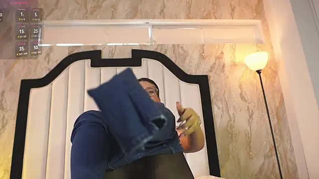 Snapshot of mia_colin1_ chatting on February 9, 2026, 4:27 pm mia colin1 online show from February 9, 2026, 4:27 pm