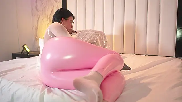 Snapshot of mia_colin1_ chatting on January 31, 2026, 7:56 pm mia colin1 online show from January 31, 2026, 7:56 pm