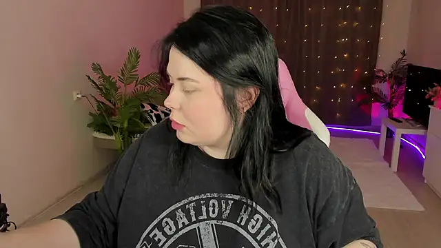 Snapshot of Akemi_BBW chatting on September 24, 2025, 5:19 pm Akemi BBW online show from September 24, 2025, 5:19 pm