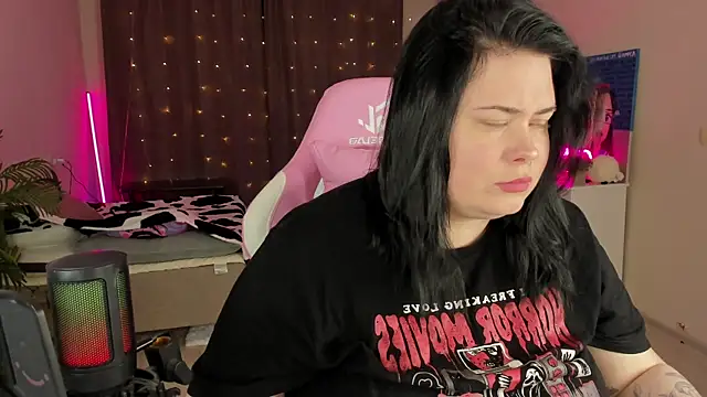 Snapshot of Akemi_BBW chatting on September 21, 2025, 4:12 pm Akemi BBW online show from September 21, 2025, 4:12 pm