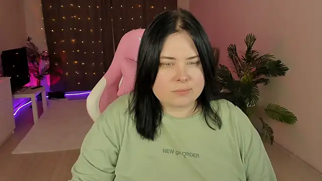 Snapshot of Akemi_BBW chatting on October 4, 2025, 6:09 pm Akemi BBW online show from October 4, 2025, 6:09 pm