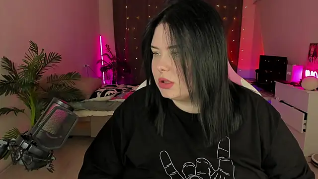 Snapshot of Akemi_BBW chatting on October 14, 2025, 4:51 pm Akemi BBW online show from October 14, 2025, 4:51 pm