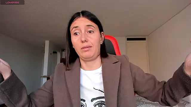 zoe jeane beker online show from December 10, 2024, 9:00 pm