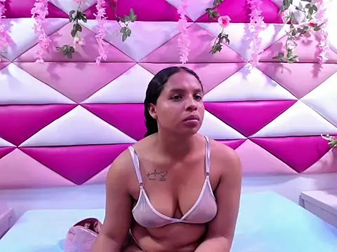 Snapshot of AnalNaugthy chatting on September 28, 2025, 12:12 pm AnalNaugthy online show from September 28, 2025, 12:12 pm