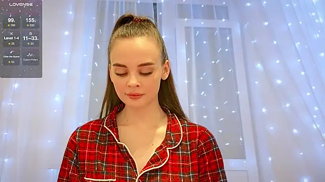 KristenSayles online show from December 25, 2024, 8:07 pm