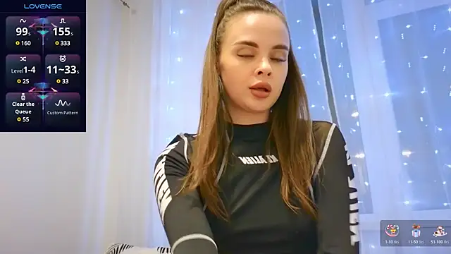 KristenSayles online show from December 27, 2024, 8:28 pm