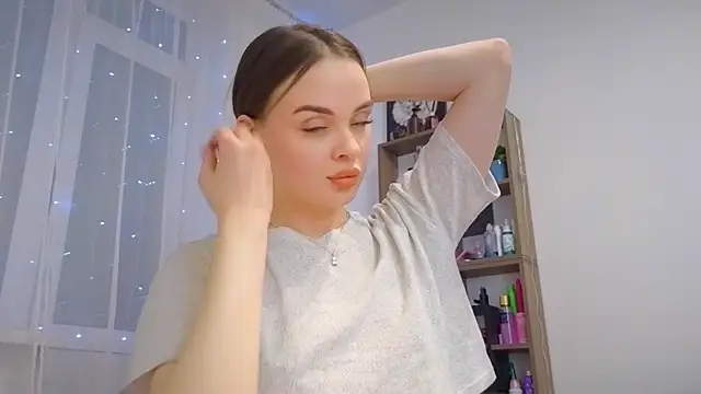 KristenSayles online show from March 15, 2025, 5:26 pm
