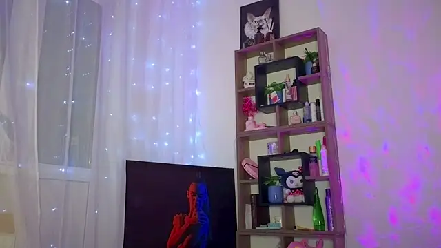 KristenSayles online show from March 18, 2025, 7:01 pm