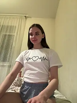KristenSayles online show from December 6, 2024, 11:49 am