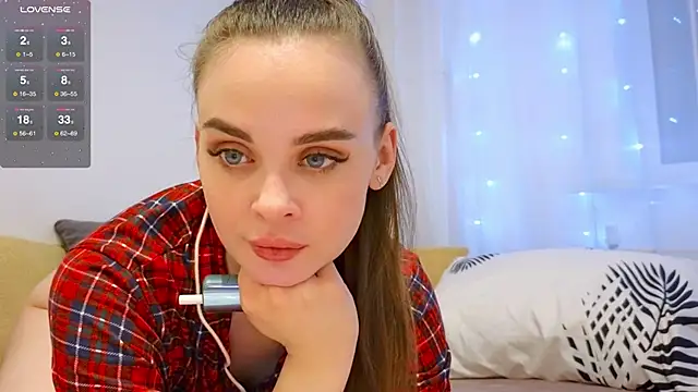 KristenSayles online show from December 25, 2024, 11:31 pm