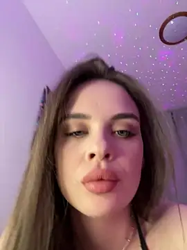 KristenSayles online show from March 3, 2025, 7:28 pm