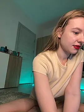 freiiaflower online show from March 12, 2025, 10:07 pm