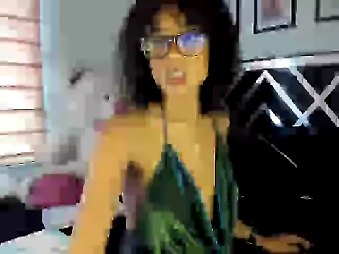 Kasandralopez online show from March 18, 2025, 6:50 pm