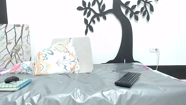 Khalifa Mature online show from October 10, 2025, 1:12 pm