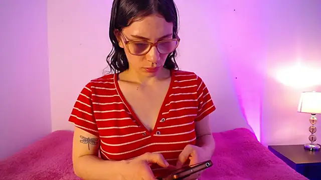 Katy Van online show from October 4, 2025, 8:54 pm