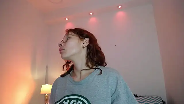 Katy Van online show from November 20, 2025, 8:42 pm