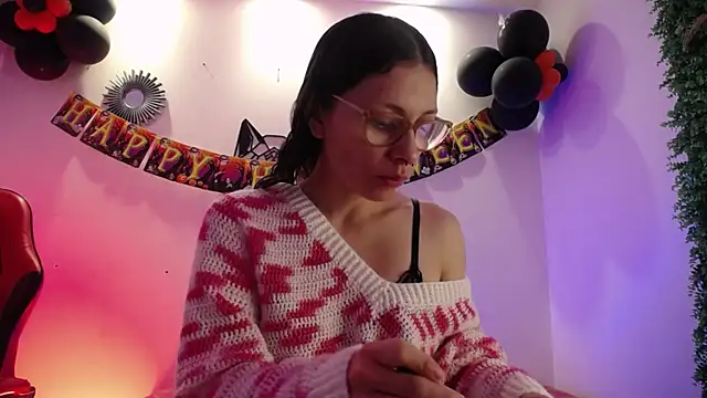 Katy Van online show from November 2, 2025, 8:47 pm