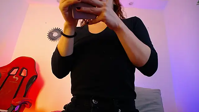 Katy Van online show from November 14, 2025, 8:56 pm