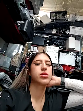 Snapshot of eva-2023 chatting on October 8, 2025, 5:24 pm eva-2023 online show from October 8, 2025, 5:24 pm