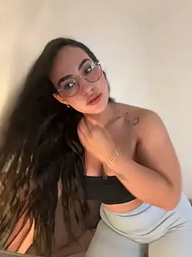 anniesweet02 online show from November 22, 2025, 11:58 pm