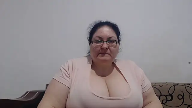 Nykyxo online show from April 15, 2026, 12:05 am