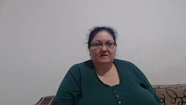 Nykyxo online show from April 17, 2026, 7:49 pm