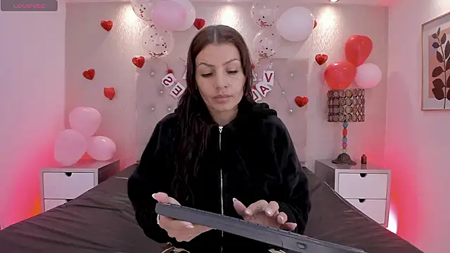 NatyQueen  online show from February 14, 2026, 12:27 pm