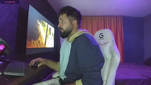 Eduu2322 online show from October 3, 2025, 9:16 pm