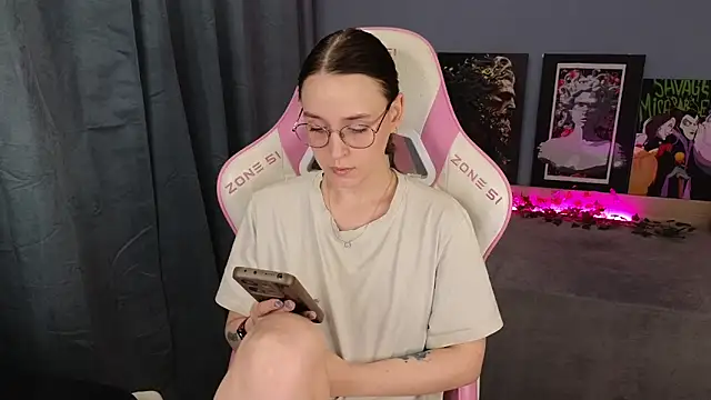 Sweet frosti online show from May 24, 2026, 3:28 am