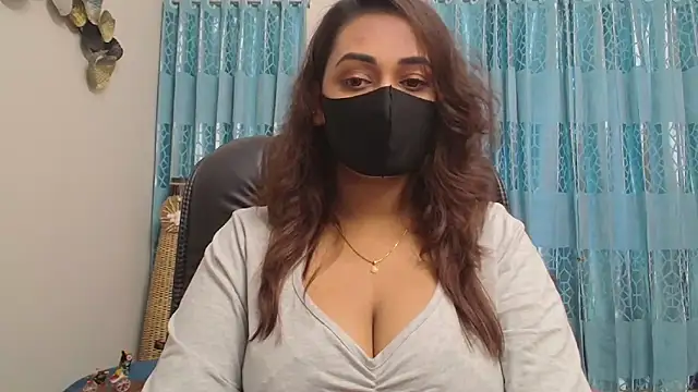 Snapshot of OH-Monica chatting on October 11, 2025, 7:53 am OH-Monica online show from October 11, 2025, 7:53 am