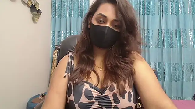 Snapshot of OH-Monica chatting on October 6, 2025, 9:04 pm OH-Monica online show from October 6, 2025, 9:04 pm