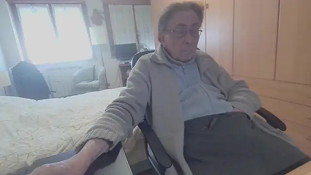 papillonhotofficial online show from March 2, 2025, 10:05 am