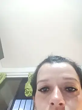 Snapshot of CurvySara1 chatting on September 21, 2025, 11:10 pm CurvySara1 online show from September 21, 2025, 11:10 pm