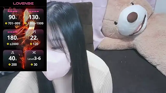 yuinyan3150 online show from January 24, 2025, 8:53 pm