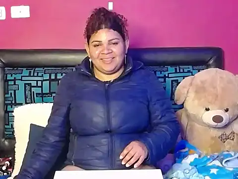 Snapshot of karolhot916 chatting on October 4, 2025, 12:56 am karolhot916 online show from October 4, 2025, 12:56 am