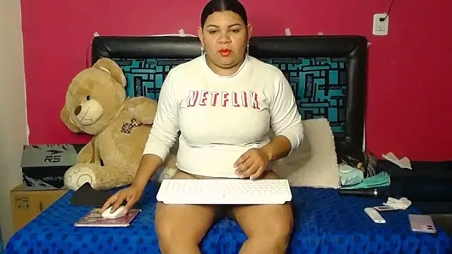 Snapshot of karolhot916 chatting on September 11, 2025, 8:36 am karolhot916 online show from September 11, 2025, 8:36 am