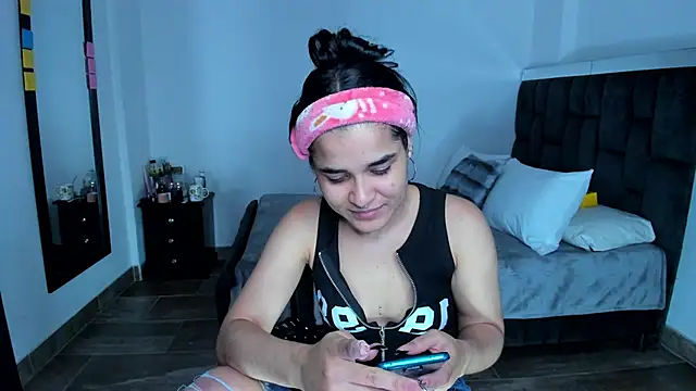 SweetMegan 1 online show from February 11, 2025, 3:18 am