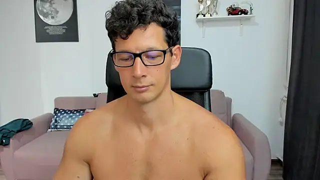 Snapshot of BrutusK08 chatting on October 2, 2025, 4:16 am BrutusK08 online show from October 2, 2025, 4:16 am