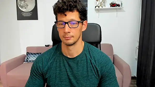 Snapshot of BrutusK08 chatting on October 9, 2025, 6:14 am BrutusK08 online show from October 9, 2025, 6:14 am