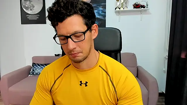 Snapshot of BrutusK08 chatting on October 10, 2025, 6:25 am BrutusK08 online show from October 10, 2025, 6:25 am