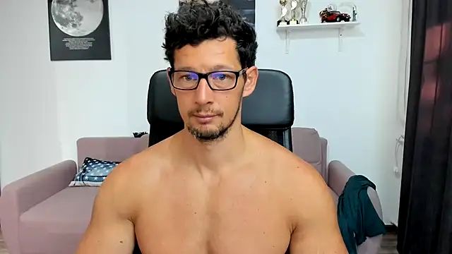 Snapshot of BrutusK08 chatting on October 1, 2025, 6:18 am BrutusK08 online show from October 1, 2025, 6:18 am