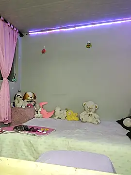 Snapshot of KATYGONZALEZ chatting on February 15, 2025, 11:58 pm KATYGONZALEZ online show from February 15, 2025, 11:58 pm