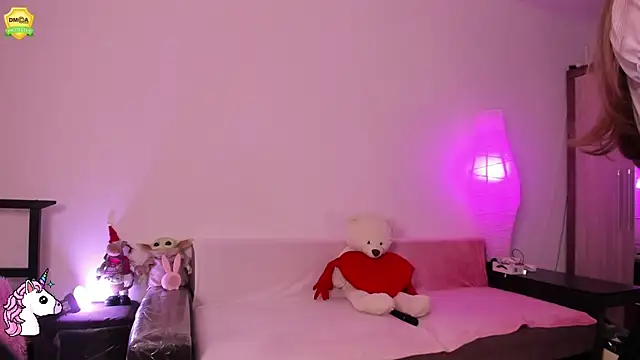 EvaUniporn online show from June 24, 2026, 5:11 pm