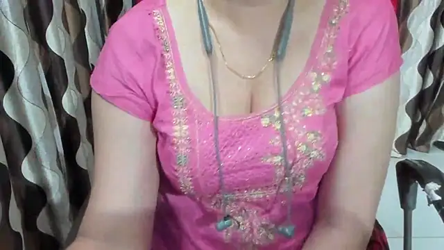 Snapshot of Kaur_Jannat chatting on October 16, 2025, 5:54 pm Kaur Jannat online show from October 16, 2025, 5:54 pm