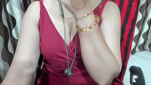 Snapshot of Kaur_Jannat chatting on October 9, 2025, 5:24 pm Kaur Jannat online show from October 9, 2025, 5:24 pm