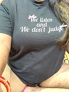 CUTE SOPHIA- online show from November 5, 2025, 10:57 pm