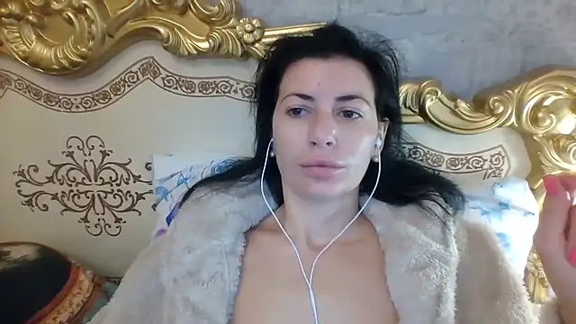 Snapshot of StunnigArt chatting on October 5, 2025, 4:14 am StunnigArt online show from October 5, 2025, 4:14 am