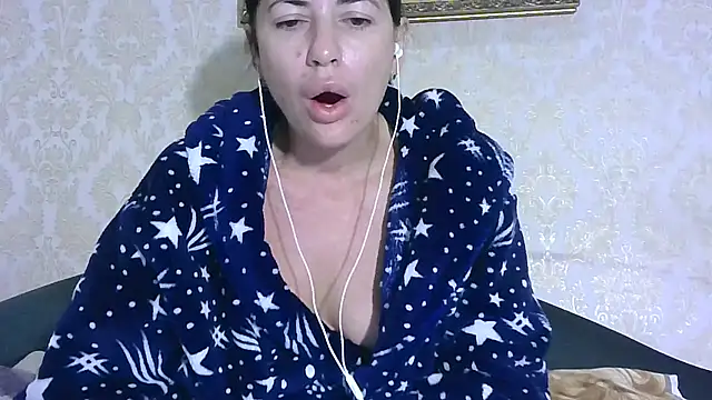 Snapshot of StunnigArt chatting on September 30, 2025, 1:44 am StunnigArt online show from September 30, 2025, 1:44 am