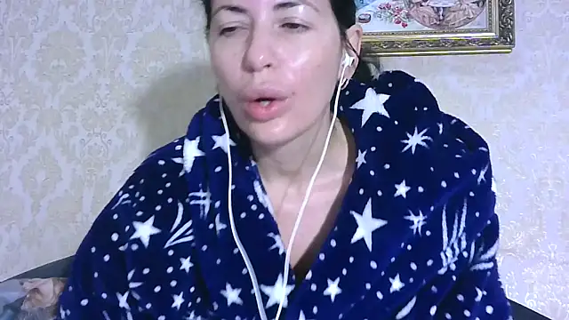 Snapshot of StunnigArt chatting on October 21, 2025, 1:38 am StunnigArt online show from October 21, 2025, 1:38 am